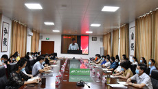 鸭脖组织观看2021年全区优秀教师先进事迹报告会