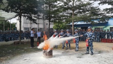 鸭脖组织2021级学生开展“消防进军训”活动