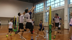 鸭脖与广西警察学院气排球队进行校际友谊赛