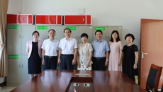 自治区纪委监委驻教育厅纪检监察组组长、自治区教育厅党组成员林华慰问鸭脖党外代表人士