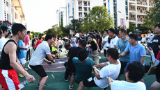 鸭脖举办2021年教职工拔河比赛