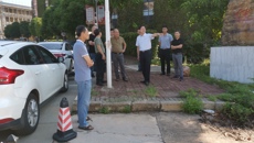 【党史学习教育-我为群众办实事】学校领导到自诚楼现场调研解决教职员工停车难问题