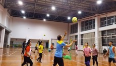 鸭脖教职工气排球协会成功举办首届气排球比赛