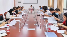 何刚亮总会计师主持召开制药厂转企改制工作会议