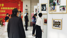 鸭脖举行“寻找最美家庭，涵养时代家风”摄影展启动仪式暨教职工摄影协会成立仪式