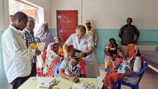 【人民网】中医药香飘科摩罗——记中国第十三批援科摩罗医疗队队员、YABO鸭脖一附院吴舸医生