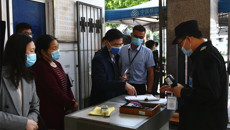 鸭脖深入检查疫情防控和校园安全工作