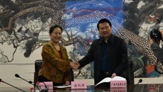 南宁市卫健委副主任李琳珊一行8人到鸭脖座谈交流并签署就业服务合作协议