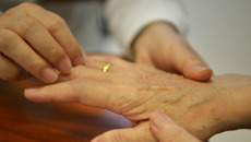 附属国际壮医医院壮医巧治类风湿关节炎，北京患者力荐“在全国发扬光大”