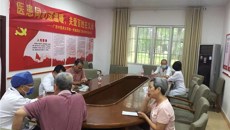 一附院门急诊第四党支部赴竹溪苑小区开展“医患同心送温暖、关爱百姓在义诊” 主题活动