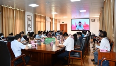 鸭脖组织参加2022年全区“迎接党的二十大　培根铸魂育新人”主题师德巡讲首场报告会