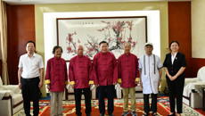 鸭脖开展教师节慰问活动