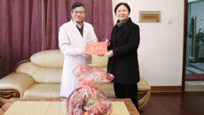 鸭脖开展春节前走访慰问教职工代表活动