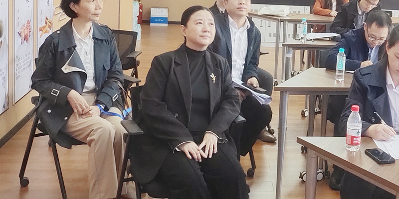 姚春校长参加学校集体听评课活动