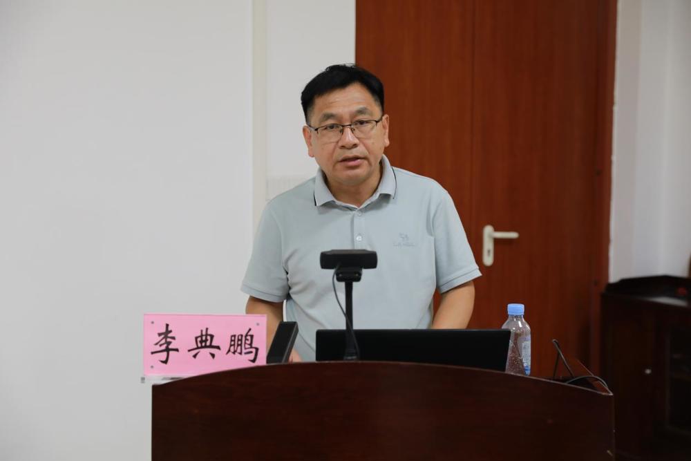 2023年科研项目中期考察照片(李典鹏副校长)