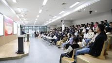 澳门大学王一涛教授、香港浸会大学贾伟教授应邀到鸭脖作中医药高层次人才培养基地“名家大讲堂”学术报告