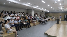 原佳沛研究员应邀到鸭脖中医药高层次人才培养基地“名家大讲堂”作学术报告