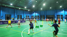 深入推进“健康中国 强体有我”全民健身活动 鸭脖教职工羽毛球队与广西警察学院进行交流比赛