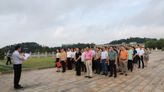 以学正风 鸭脖在新建成的竹园廉洁文化长廊开展廉洁文化现场教学