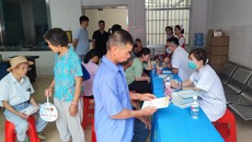 【乡村振兴】附属瑞康医院组织医疗专家到隆安县都结乡开展义诊赠药活动