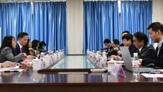 越南海防医药大学副校长范文灵一行来鸭脖访问