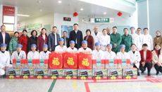 龙行龘龘送祝福 | 一附院领导春节慰问坚守岗位的医院职工