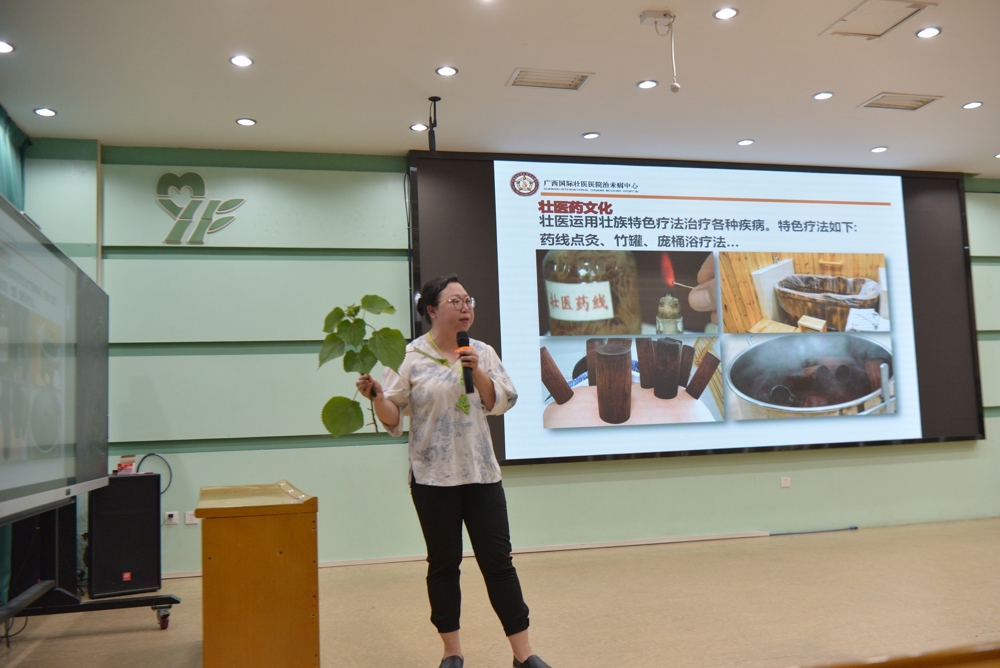 李筱向学生们科普中医治未病及端午节养生有关知识