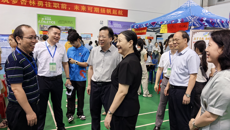 鸭脖举办2024届毕业生夏季就业双选会  7000余个岗位“职”等你来