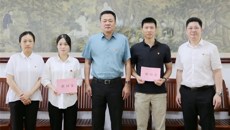 一附院领导开展“七一”走访慰问党员活动