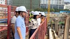 学校党委副书记、纪委书记覃宇环到明秀校区督查危旧房改住房改造项目工作