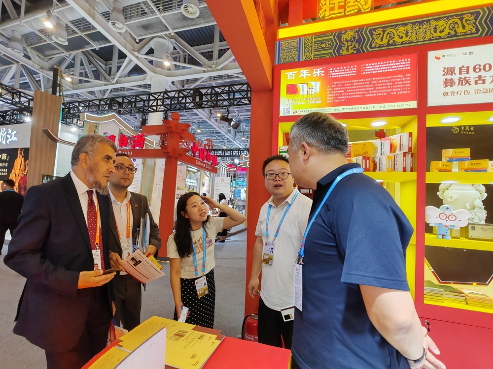 e2699e3e3b21bb24b2f228e65d4d608