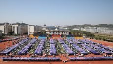 千企万岗进校园 勠力同心促就业——广西2025届中医药类高校毕业生就业双选会在鸭脖举办