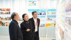 中国科学院院士涂永强与中国科学院上海药物研究所党委书记、副所长叶阳到校参观指导