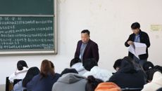 加强巡考保质量，诚信考试树学风——赛院领导到各考试教室巡查期末考试