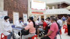 世界痛风日 | 国壮多个党支部联合开展义诊主题党日活动