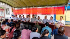 附属瑞康医院组织专家到都安开展义诊活动