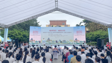 附属国际壮医医院专家用民族医诊疗技法为玉林市民排忧解难