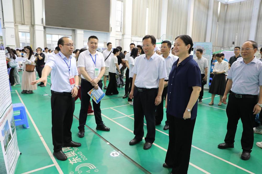 添加图片描述 添加图片描述