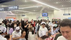 第一附属医院专家团队分赴地铁站开展惠民义诊