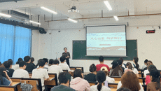 赛院纪委书记张艳娟深入联系班级开展“从心出发 向护而行”主题交流