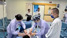 附属国际壮医医院医技第一党支部开展突发胸痛患者应急演练及理论知识培训