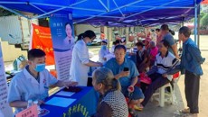 附属瑞康医院联合坛洛镇政府开展“中医药文化进基层”义诊活动