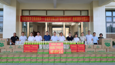 永福县委书记韦文周率队到学校开展交流和教师节慰问活动