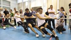 学校举办2025年教职工拔河比赛