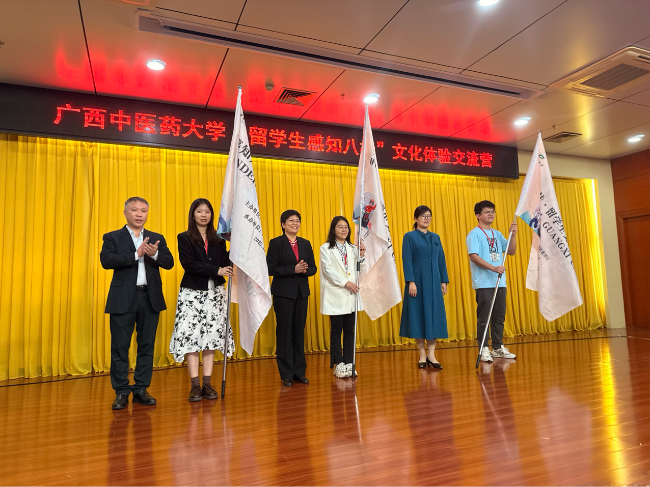 添加图片描述 添加图片描述