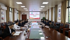 右江民族医学院党委书记李雪斌、校长黄龙坚带队到鸭脖考察交流