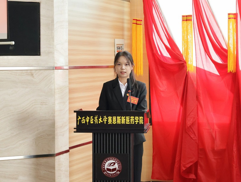 ▲奚思作学生会工作报告 ▲奚思作学生会工作报告