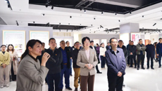 附属瑞康医院组织党员干部职工参观广西高校廉洁教育主题作品展