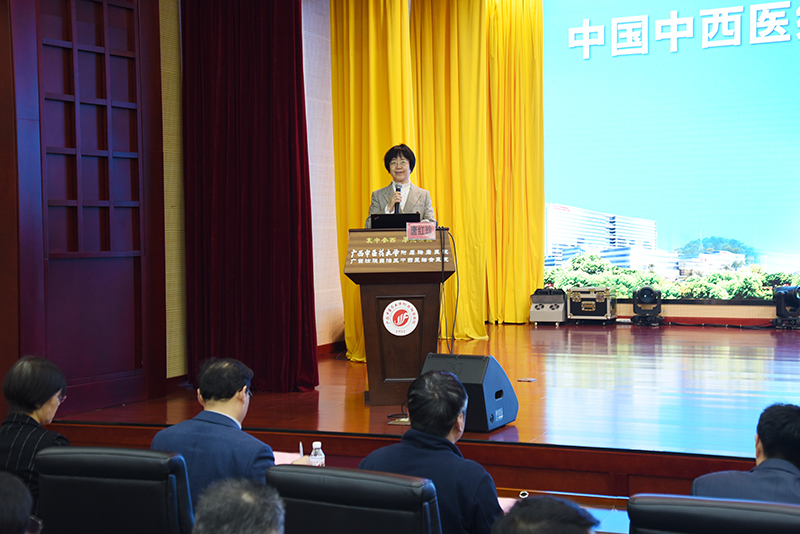 19唐红珍院长讲话.jpg 19唐红珍院长讲话.jpg