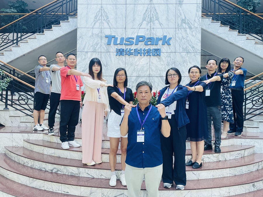 以小组为单位建立学习共同体